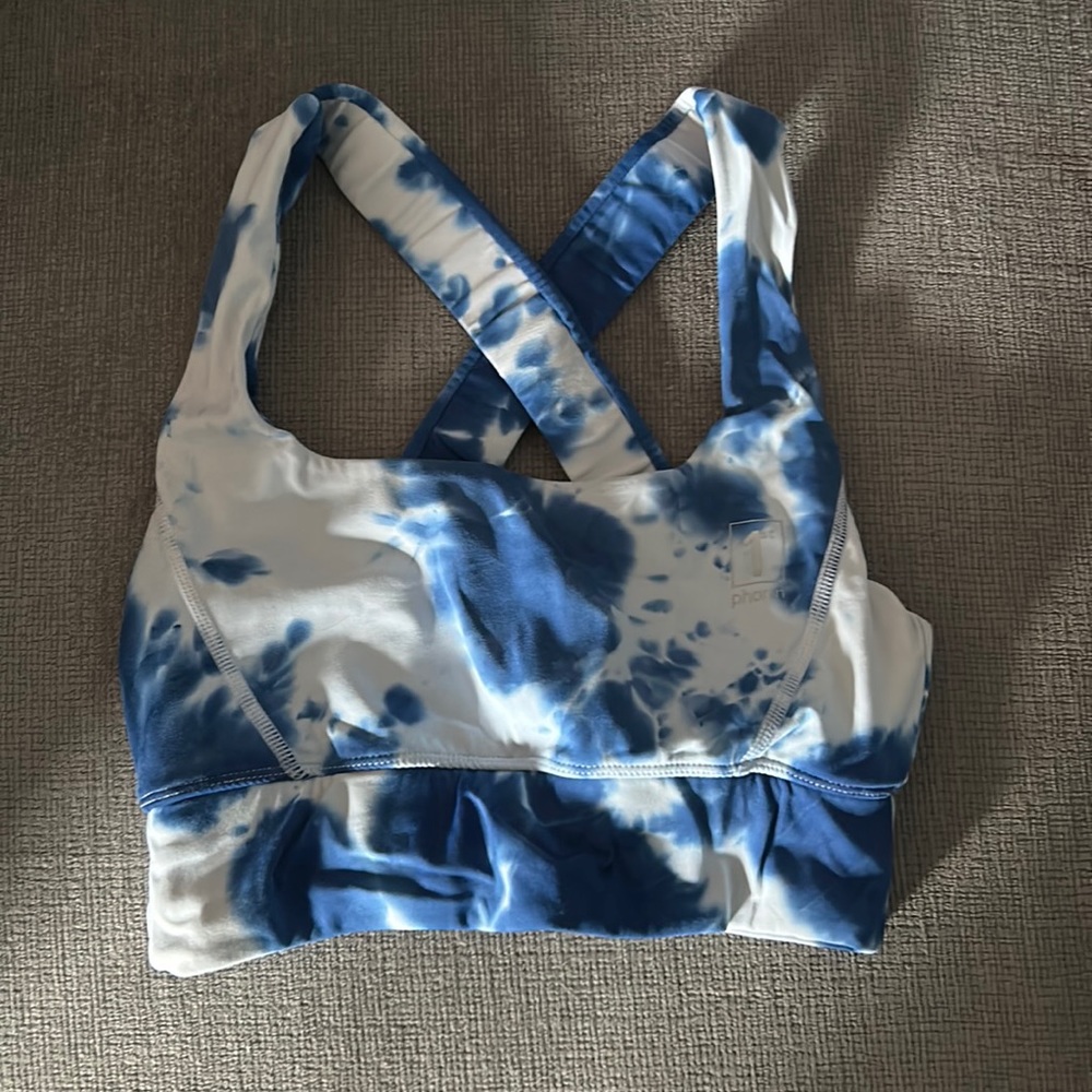 Sports bra